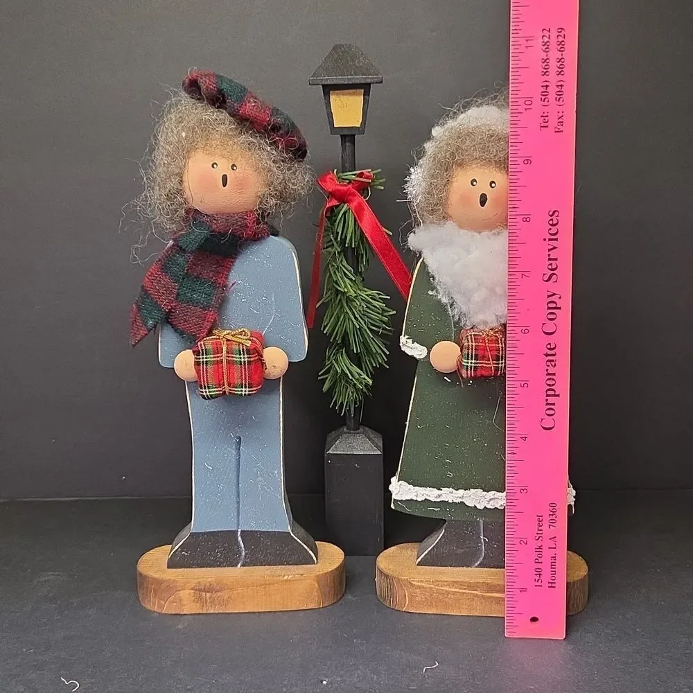 VINTAGE Wooden Dickens style‎ Christmas Carolers with Lamp post - Handmade